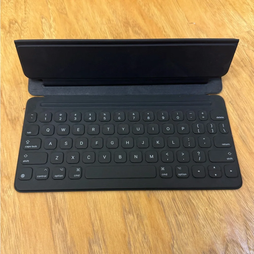 Black iPad Magnetic Keyboard